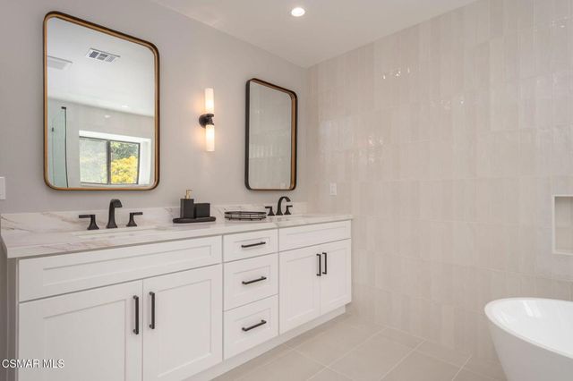 1962 Daylight Court, Thousand Oaks, CA 91362