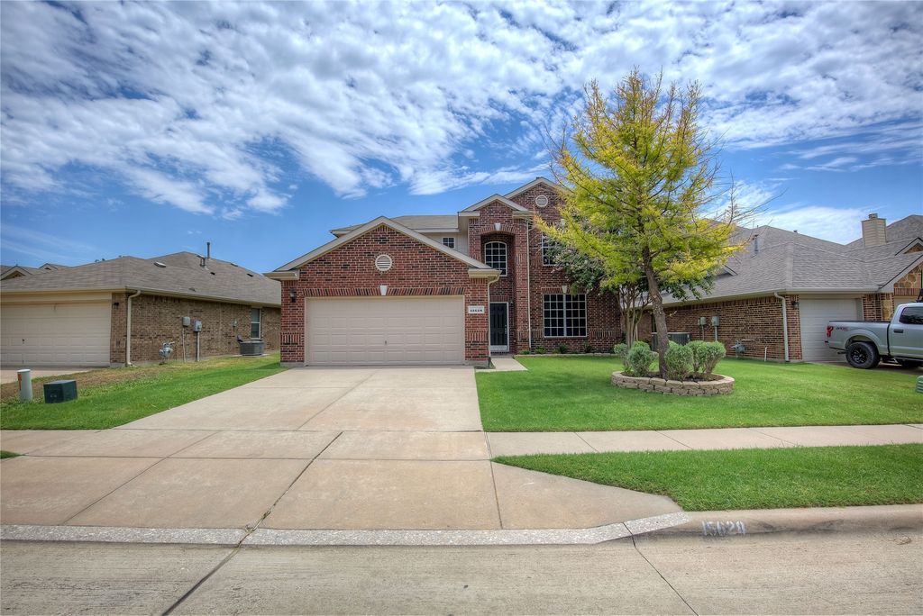 15628 Landing Creek Lane, Fort Worth, TX 76262