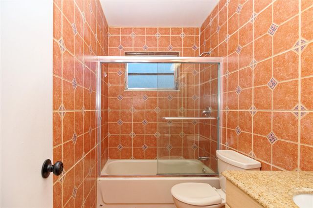 3891 NW 78th Ave, Davie, FL 33024