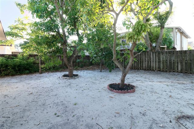 3891 NW 78th Ave, Davie, FL 33024