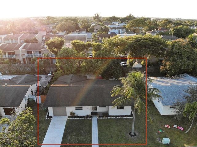 3891 NW 78th Ave, Davie, FL 33024