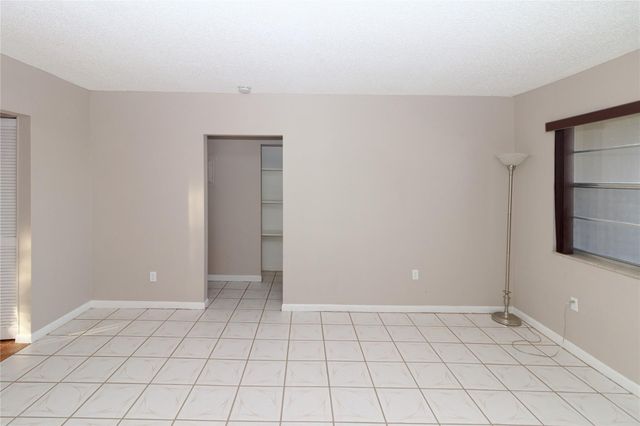 3891 NW 78th Ave, Davie, FL 33024