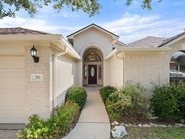 710 Hedgewood DR, Georgetown, TX 78628
