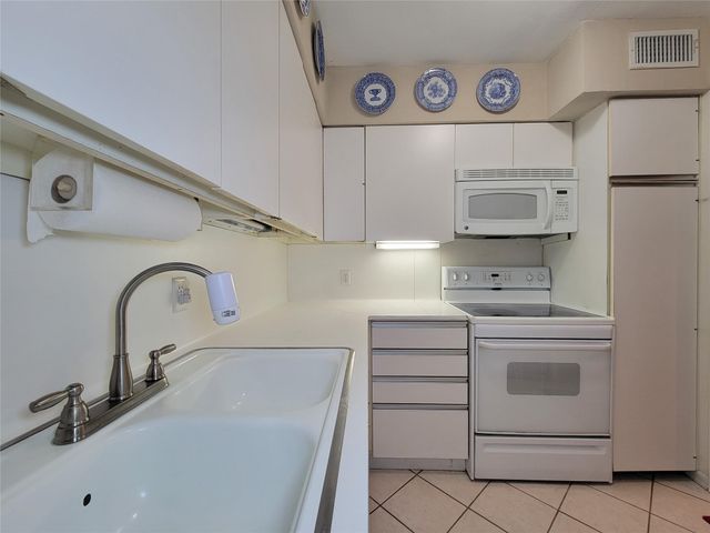 2601 Bellefontaine Street A104, Houston, TX 77025