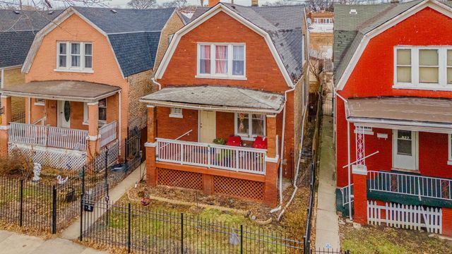 831 N Keystone Avenue, Chicago, IL 60651