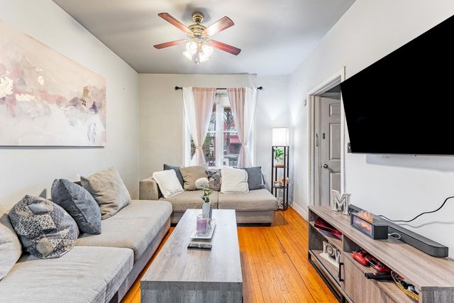 831 N Keystone Avenue, Chicago, IL 60651