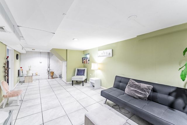 831 N Keystone Avenue, Chicago, IL 60651