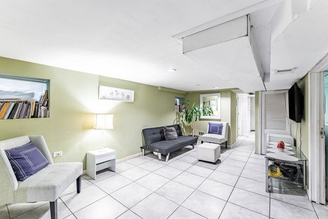 831 N Keystone Avenue, Chicago, IL 60651