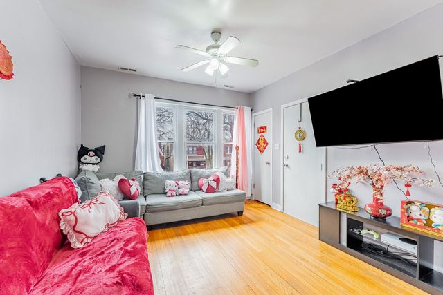 831 N Keystone Avenue, Chicago, IL 60651