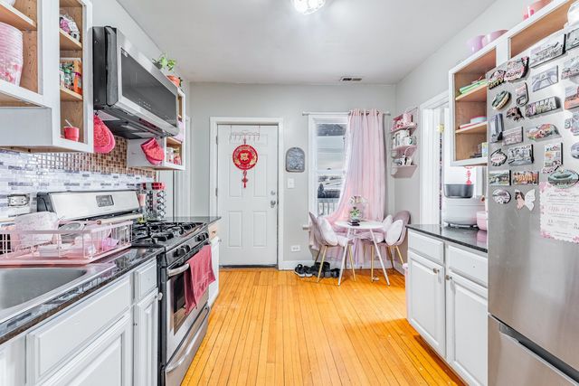 831 N Keystone Avenue, Chicago, IL 60651