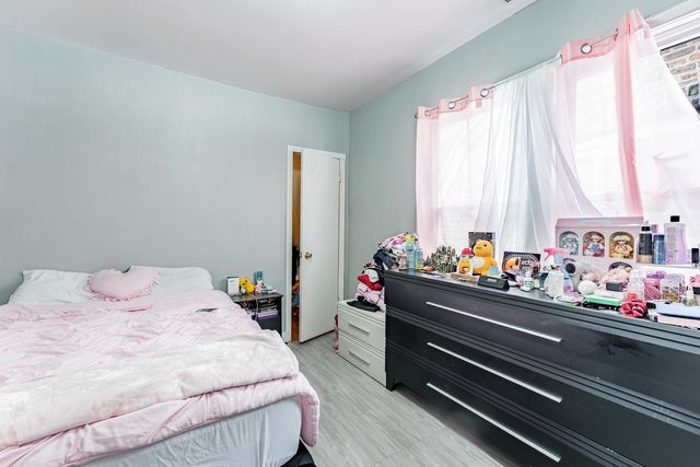 831 N Keystone Avenue, Chicago, IL 60651