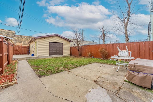 831 N Keystone Avenue, Chicago, IL 60651