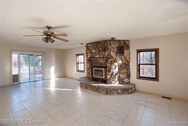 1315 W Marr Road, Howell, MI 48855