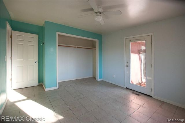 1315 W Marr Road, Howell, MI 48855