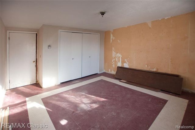 1315 W Marr Road, Howell, MI 48855