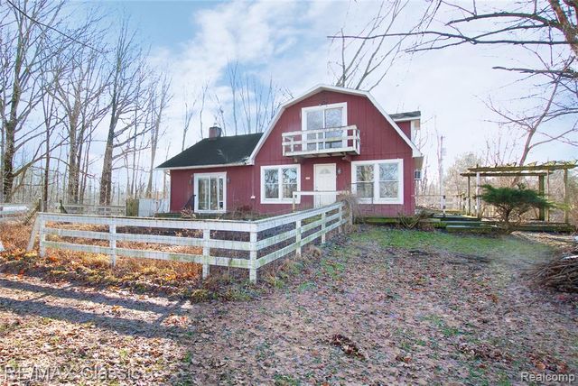 1315 W Marr Road, Howell, MI 48855