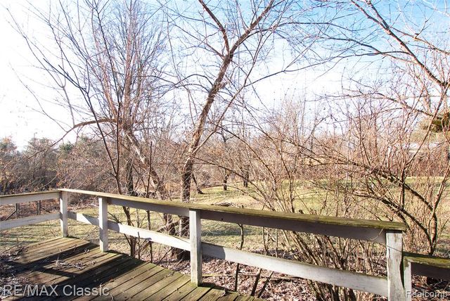 1315 W Marr Road, Howell, MI 48855