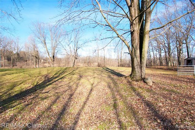 1315 W Marr Road, Howell, MI 48855