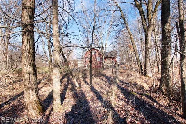 1315 W Marr Road, Howell, MI 48855
