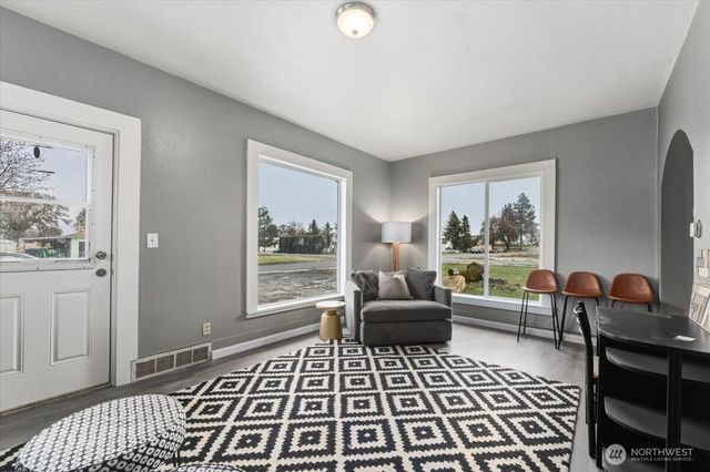 214 Hamilton Street, Mansfield, WA 98830