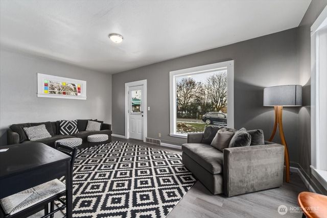 214 Hamilton Street, Mansfield, WA 98830