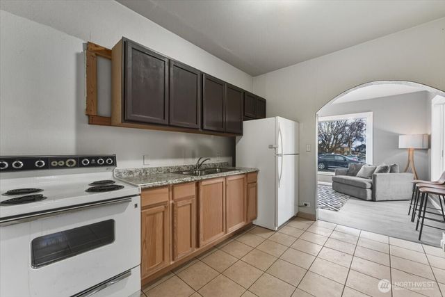 214 Hamilton Street, Mansfield, WA 98830