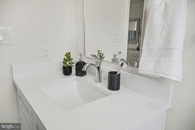 280 SUMMIT AVE, Conshohocken, PA 19428