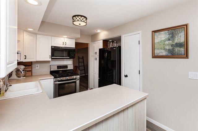 906 SE Uehlamar Drive, Ankeny, IA 50021