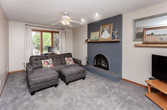 906 SE Uehlamar Drive, Ankeny, IA 50021