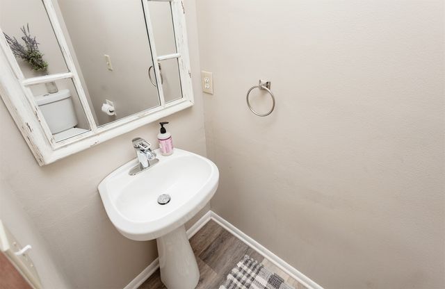 906 SE Uehlamar Drive, Ankeny, IA 50021