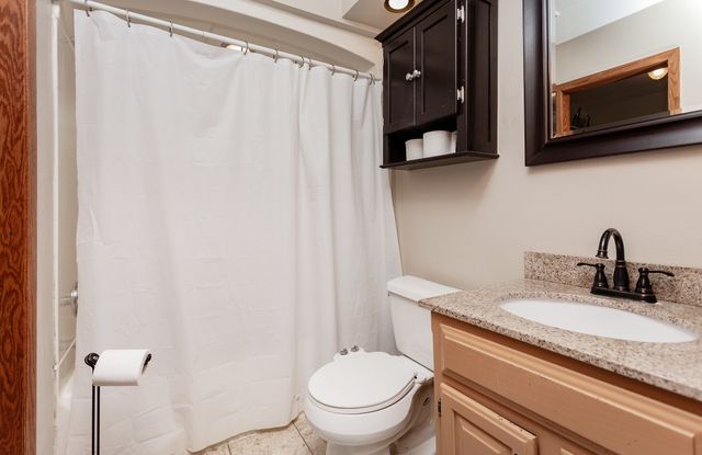 906 SE Uehlamar Drive, Ankeny, IA 50021