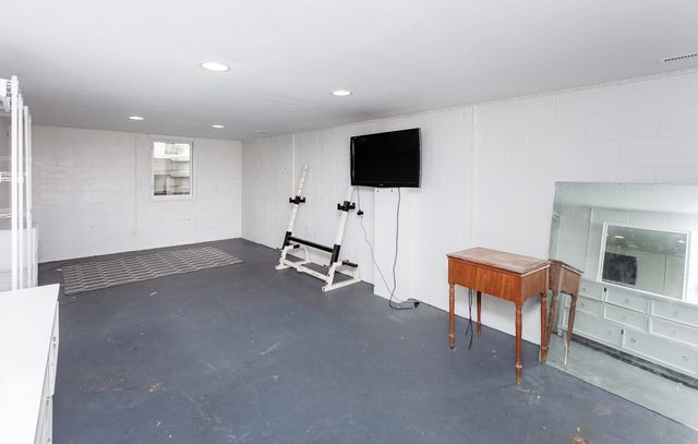 906 SE Uehlamar Drive, Ankeny, IA 50021