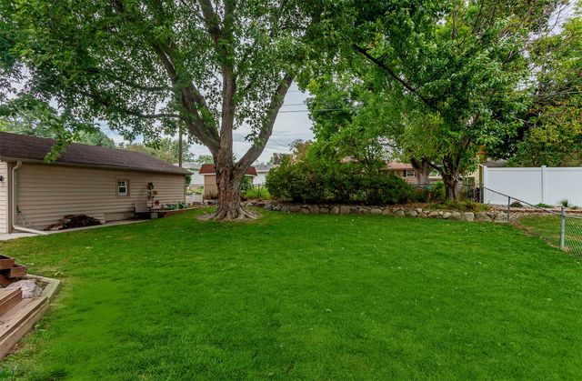 906 SE Uehlamar Drive, Ankeny, IA 50021