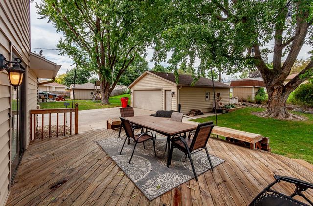 906 SE Uehlamar Drive, Ankeny, IA 50021