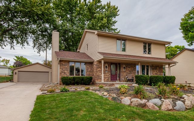 906 SE Uehlamar Drive, Ankeny, IA 50021