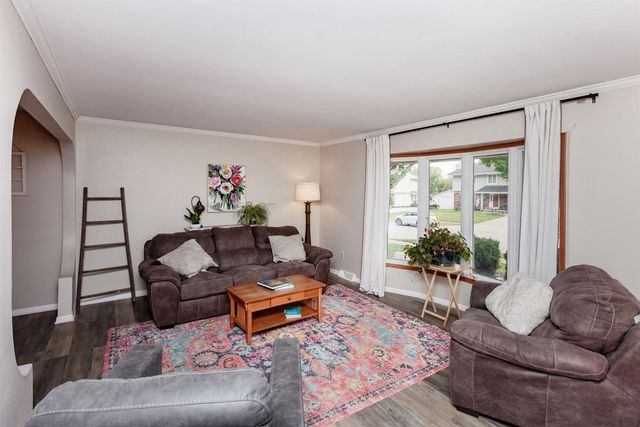 906 SE Uehlamar Drive, Ankeny, IA 50021