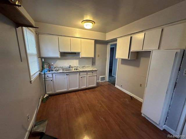 7785 Mettetal Street, Detroit, MI 48228