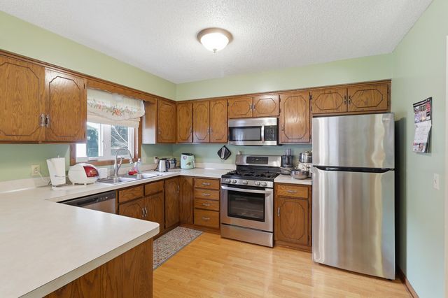 10824 95th Place N, Maple Grove, MN 55369