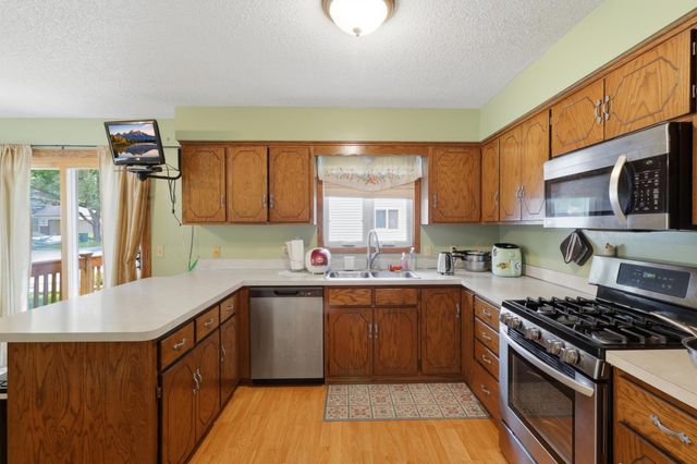 10824 95th Place N, Maple Grove, MN 55369