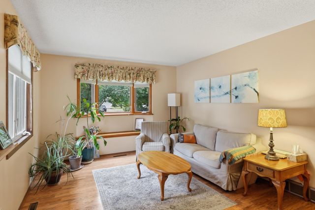 10824 95th Place N, Maple Grove, MN 55369