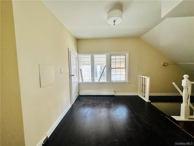 32 Hooker Avenue, Poughkeepsie, NY 12601