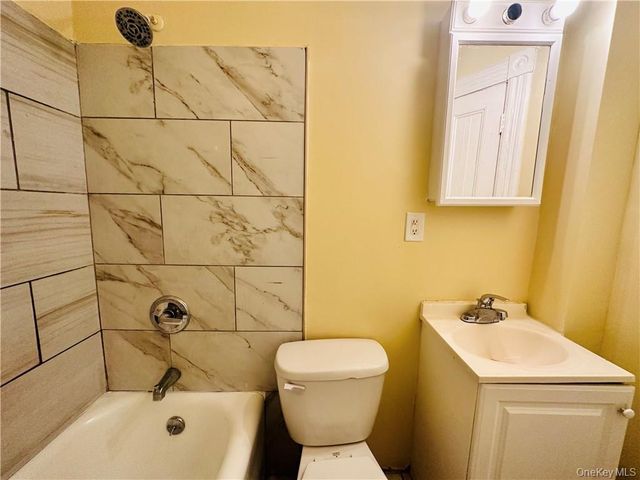 32 Hooker Avenue, Poughkeepsie, NY 12601