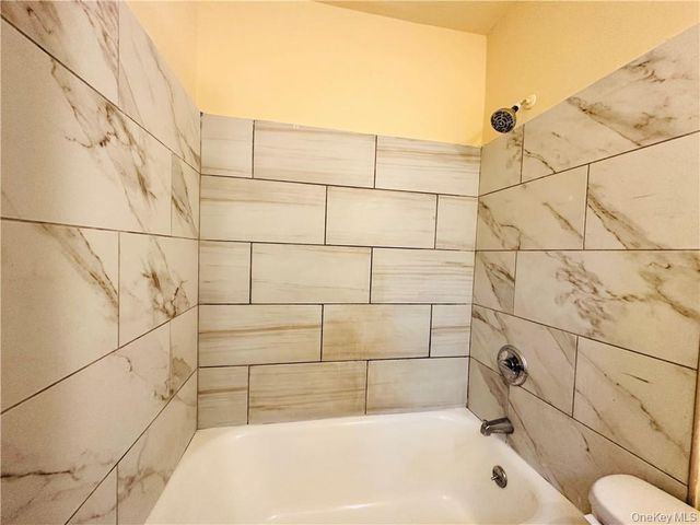 32 Hooker Avenue, Poughkeepsie, NY 12601