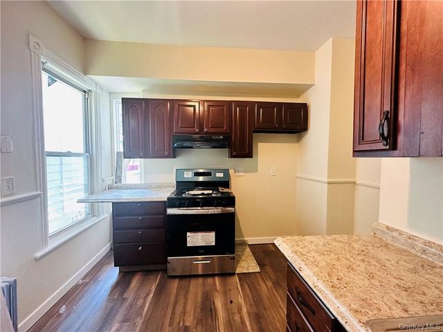 32 Hooker Avenue, Poughkeepsie, NY 12601