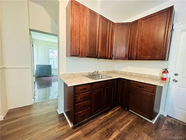 32 Hooker Avenue, Poughkeepsie, NY 12601