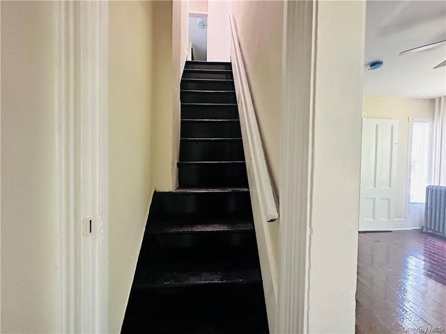 32 Hooker Avenue, Poughkeepsie, NY 12601
