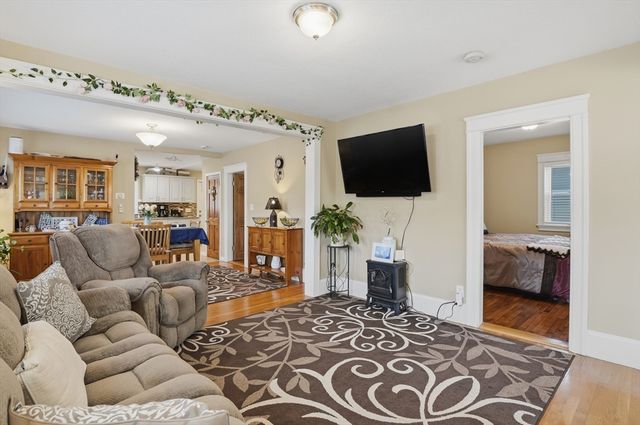 84 Eureka St., Worcester, MA 01603