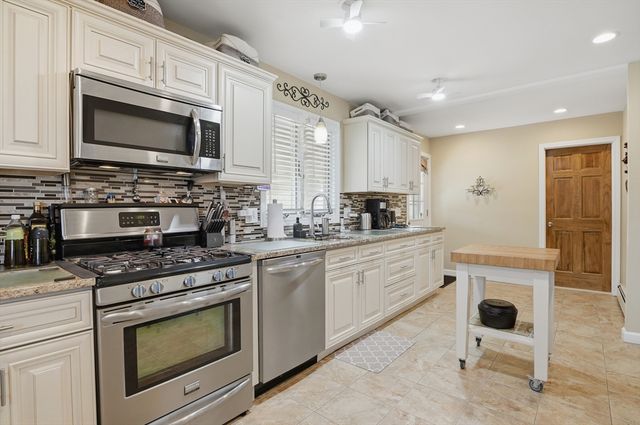 84 Eureka St., Worcester, MA 01603