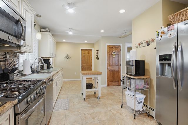 84 Eureka St., Worcester, MA 01603