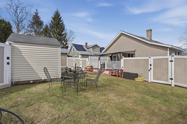 84 Eureka St., Worcester, MA 01603